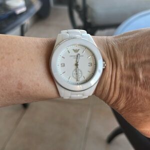 Emporio Armani Elegant White ceramic band Watch